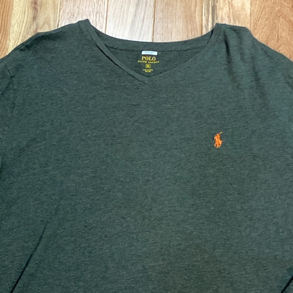 EUC Ralph Lauren Mens V-Neck T-Shirt  - Size XL - Picture 2 of 3